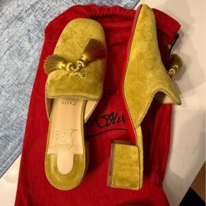 NWT Christian Louboutin Mules! Color Swede, size 37.5 💛